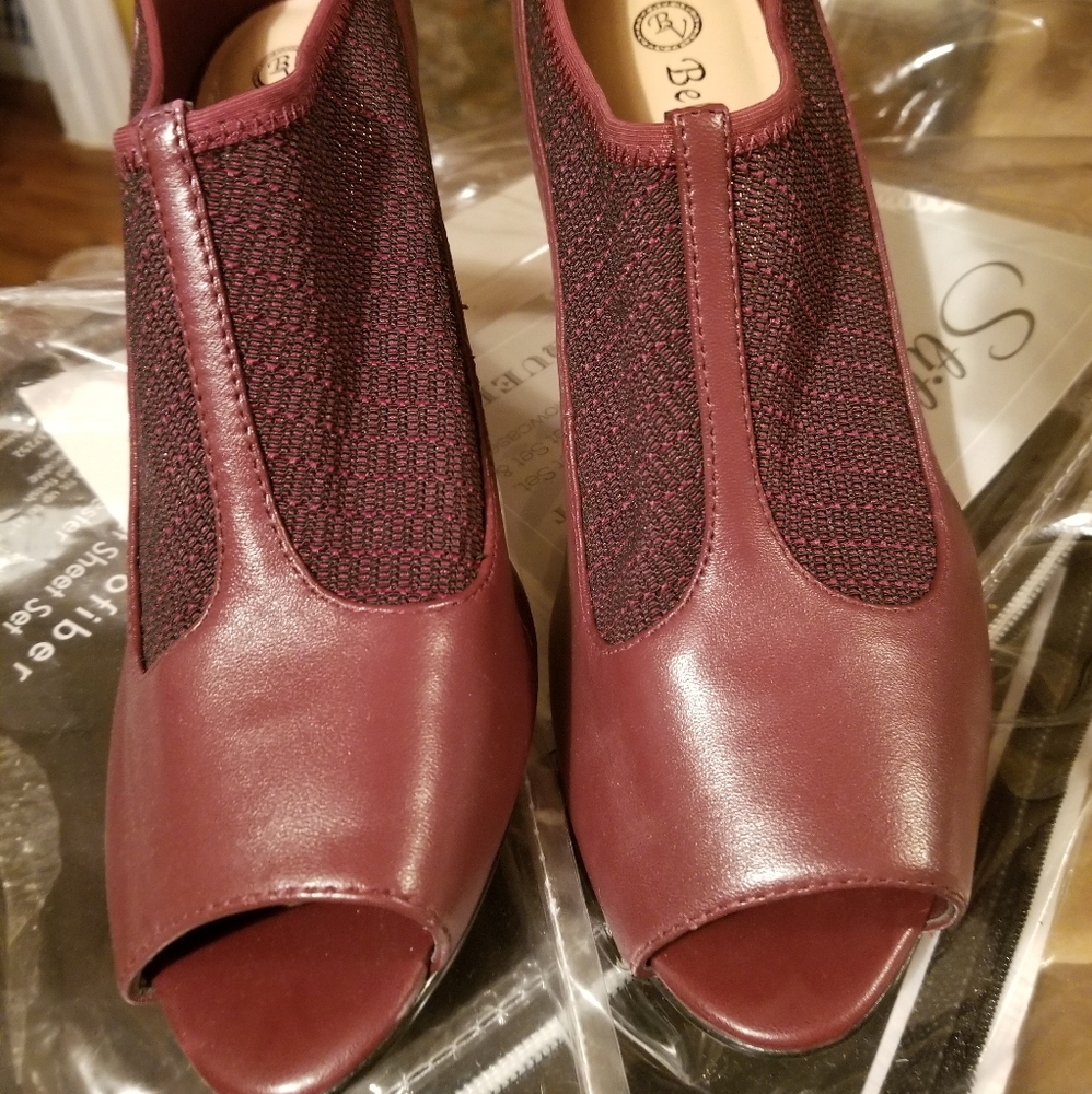Heels - Picture 2 of 5